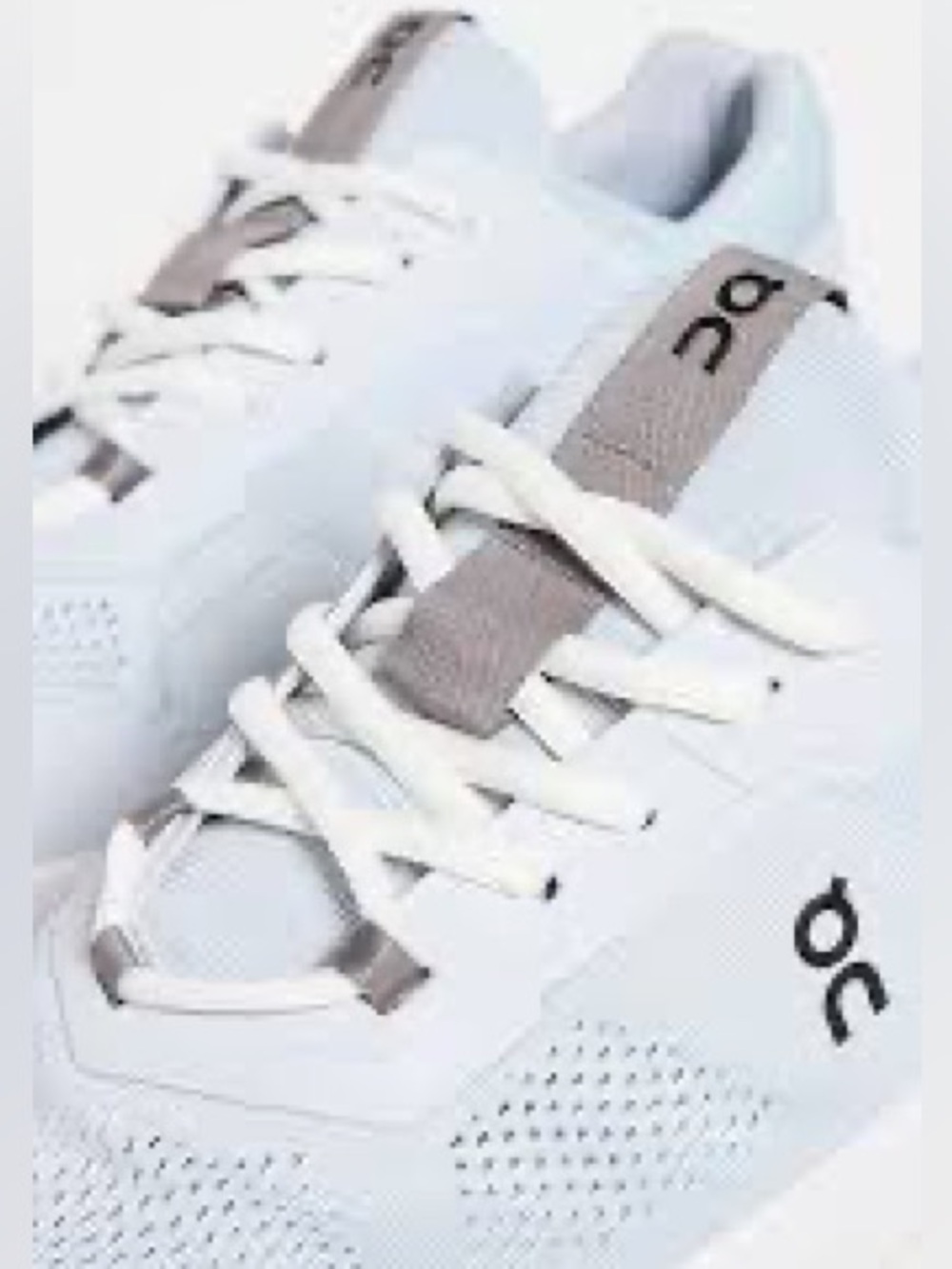 On Running White & Light Gray Women's  Roger Sneakers
